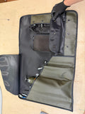 Unimog U 435 U1300 Tasche für Schmierpresse
